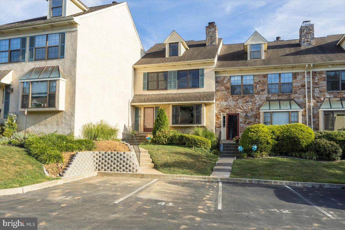 41 Iroquois Court - Photo 1