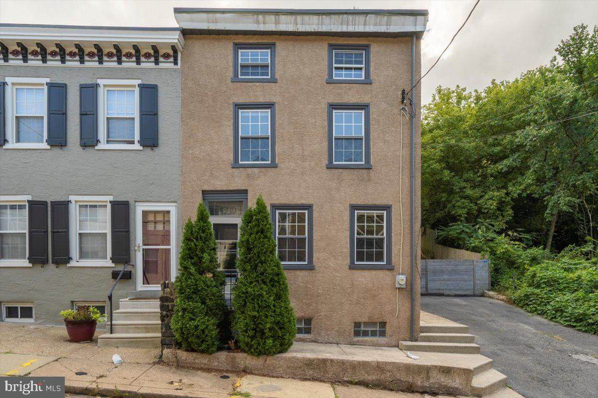 329 Carson Street - Photo 1