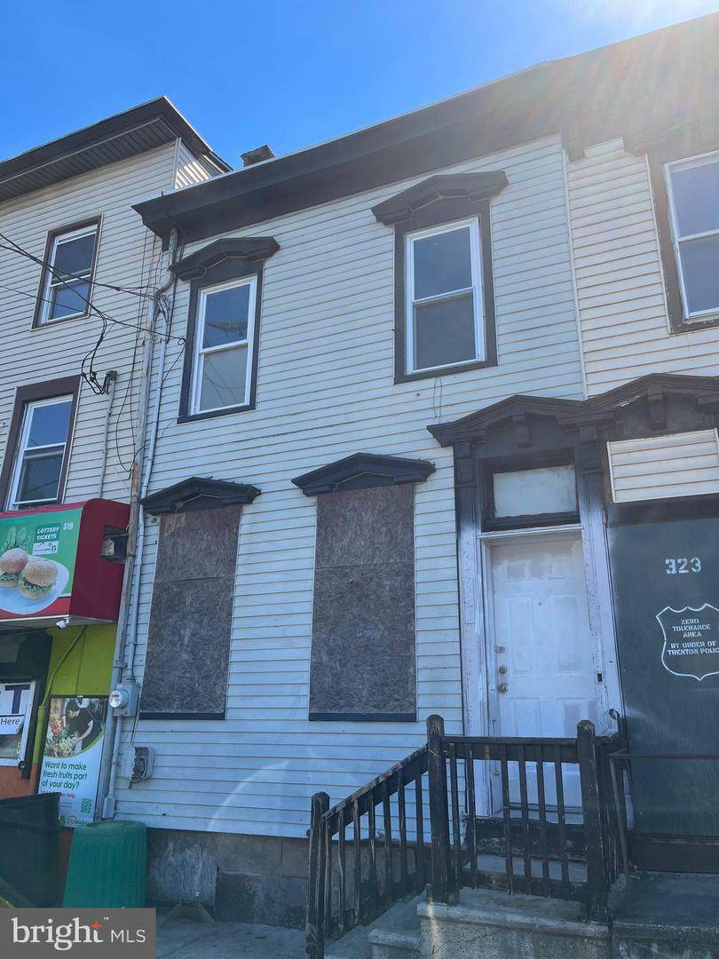 321 Hanover Street - Photo 1