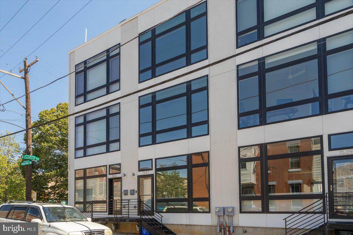 1541 Mascher St. - Photo 1