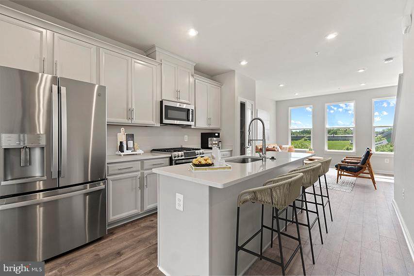 2560 Nicholson Street - Photo 1