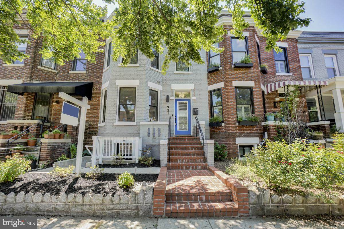 921 L Street - Photo 1