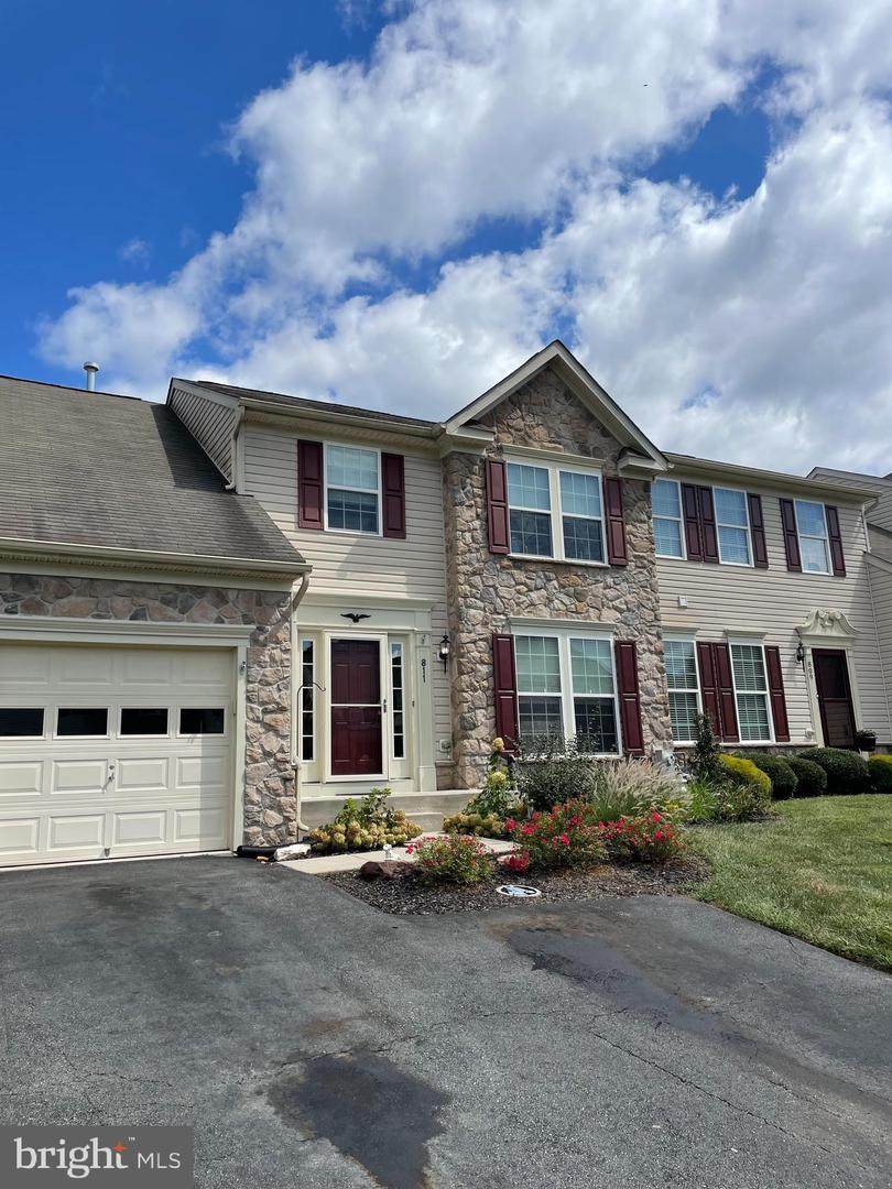 811 Dressage Court - Photo 1