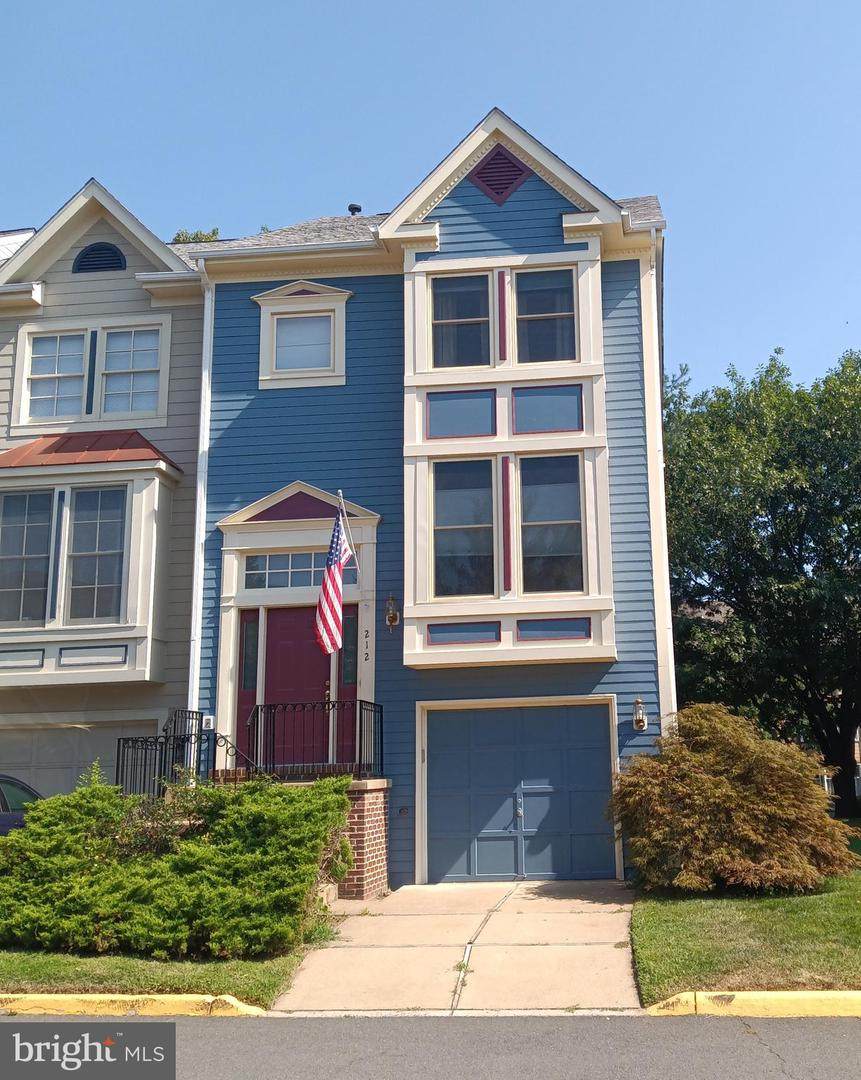 212 Occoquan Terrace - Photo 1