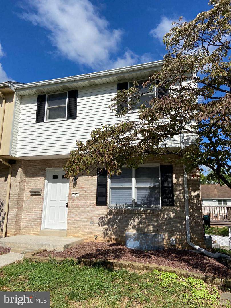 959 Oak Street - Photo 1