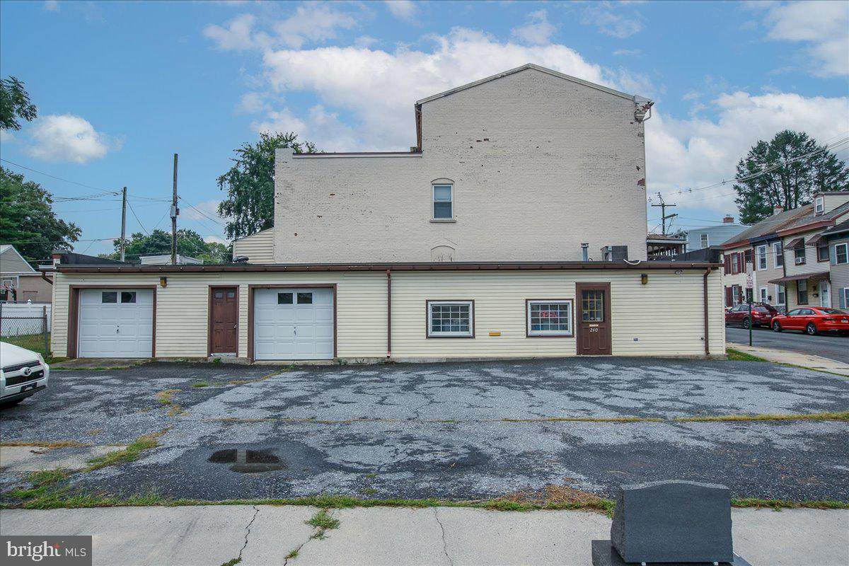 240 Chestnut Street - Photo 1
