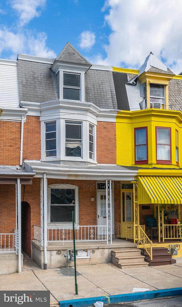 449 15TH Street - Photo 1