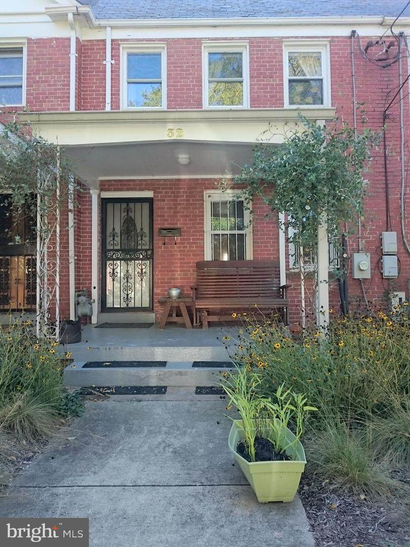 32 Farragut Place - Photo 1