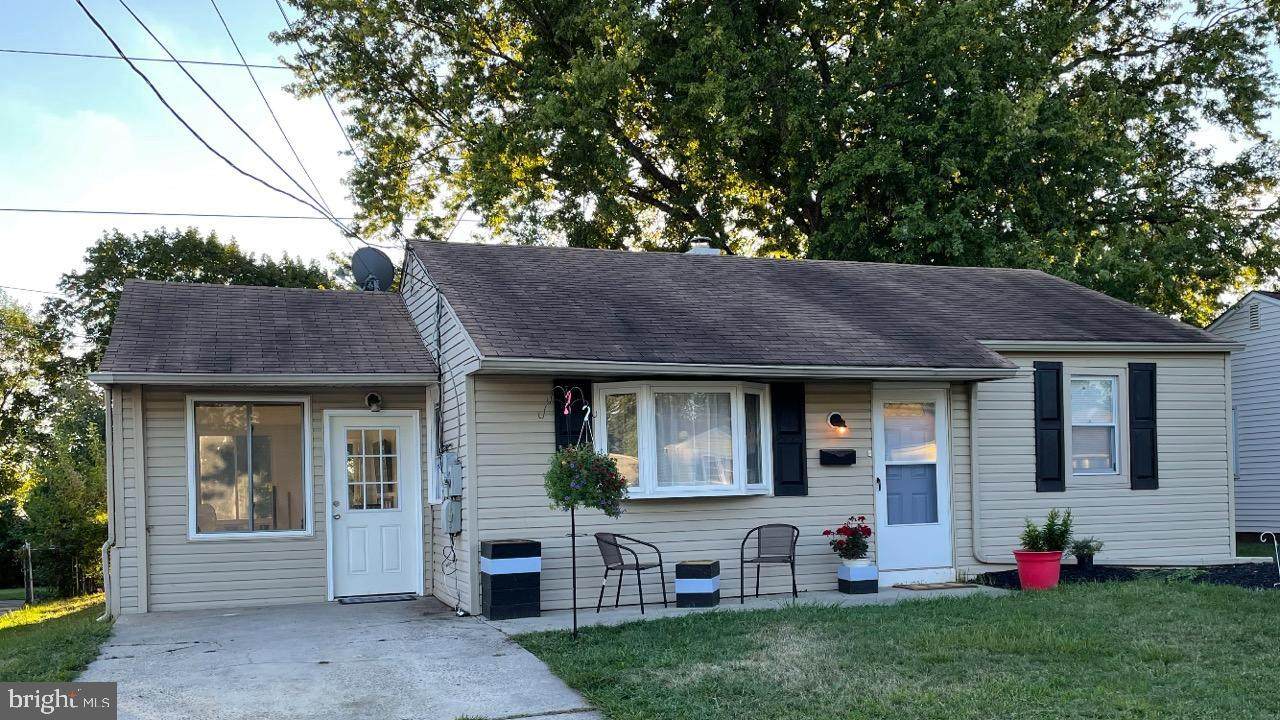 101 Oak Avenue - Photo 1