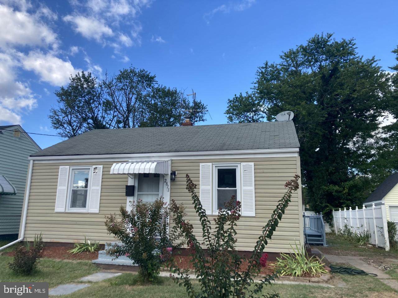 2811 Earl Avenue - Photo 1