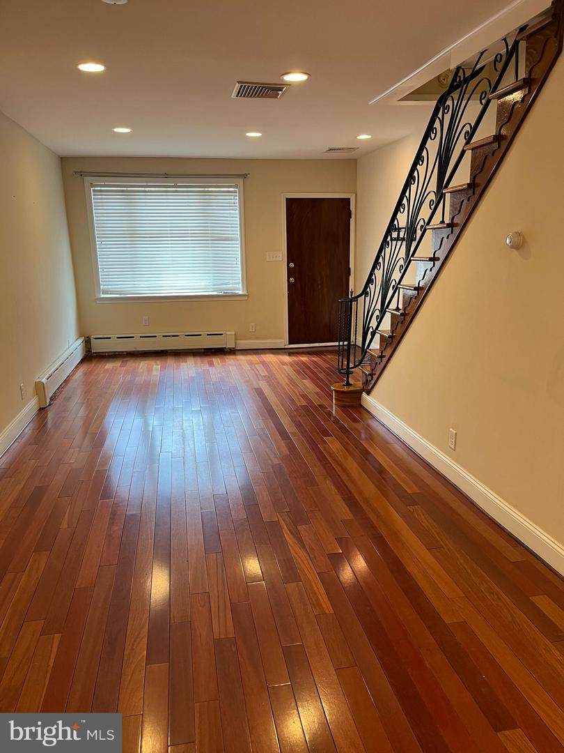 901 Dudley Street - Photo 1