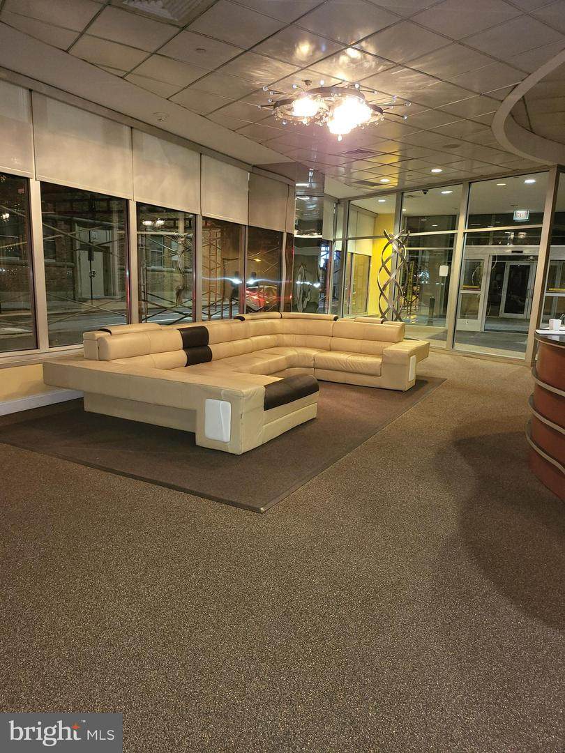 1100 Vine Street - Photo 1