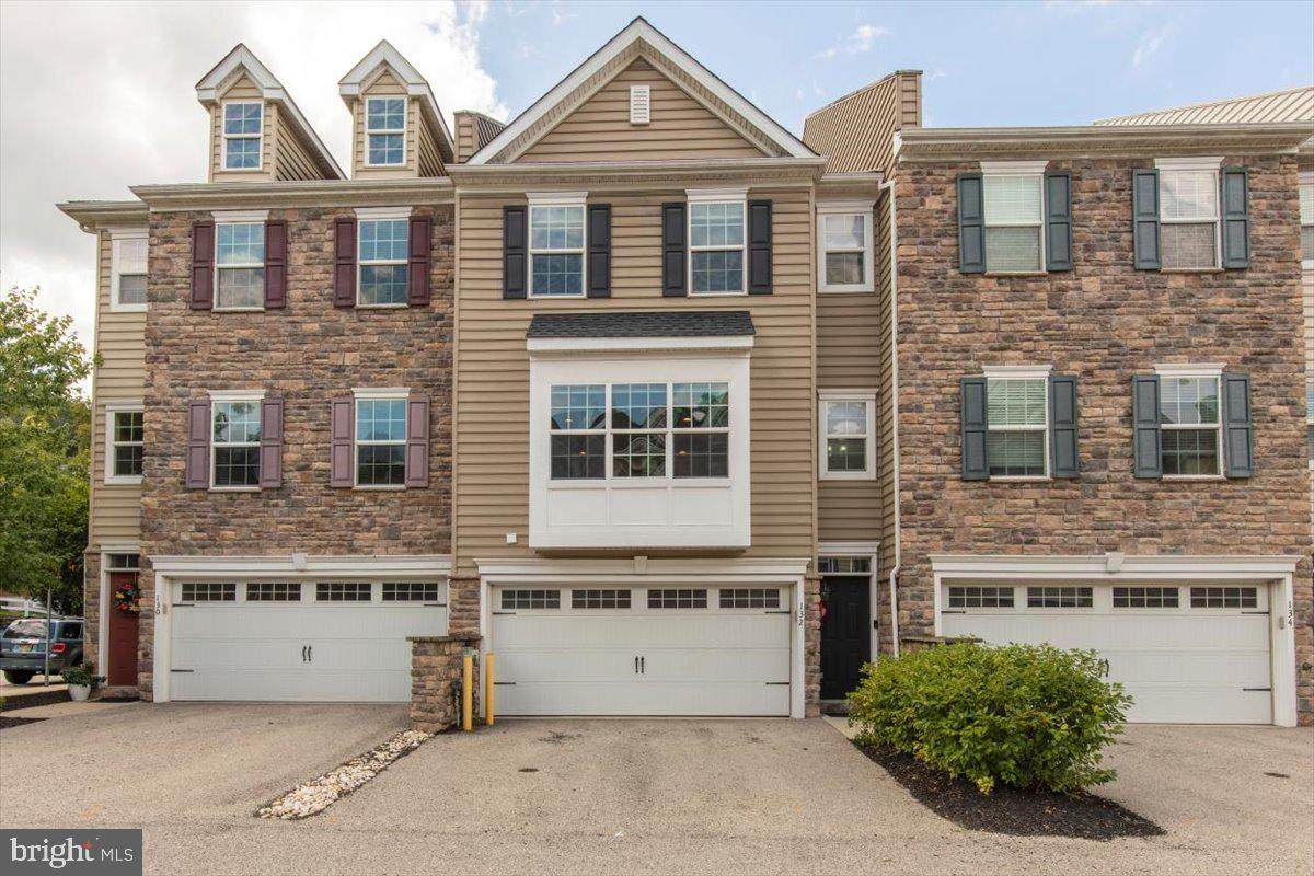 132 Moorehead Avenue - Photo 1
