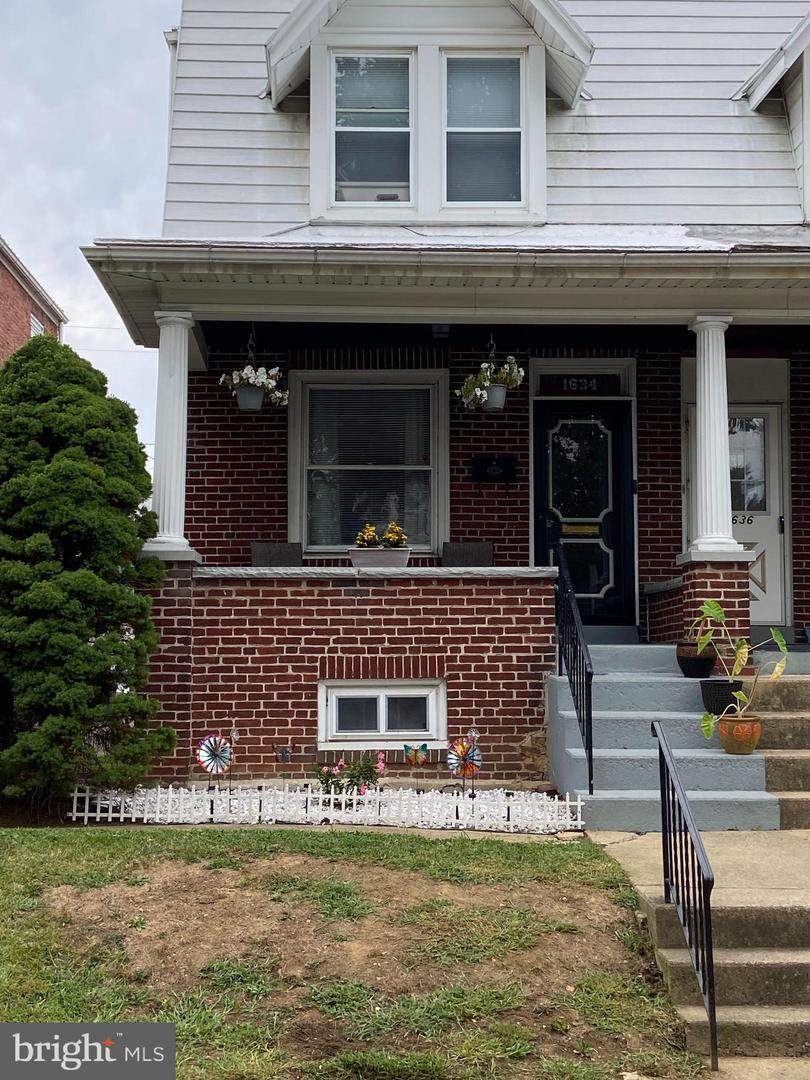 1634 Locust Street - Photo 1