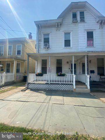 635 Chambers Street - Photo 1