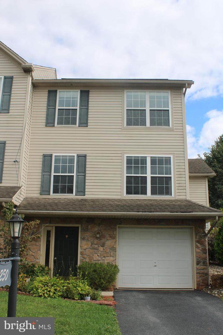 250 Fisher Drive - Photo 1