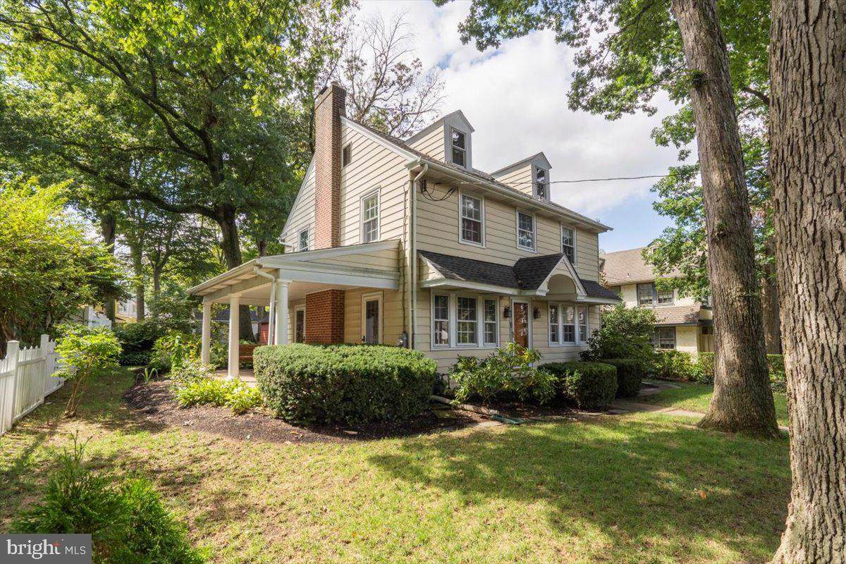 704 Glenside Avenue - Photo 1
