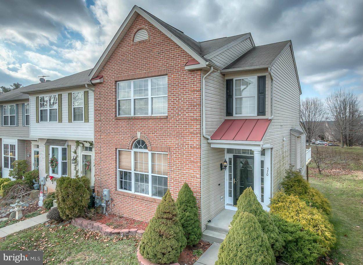 570 Doefield Court - Photo 1