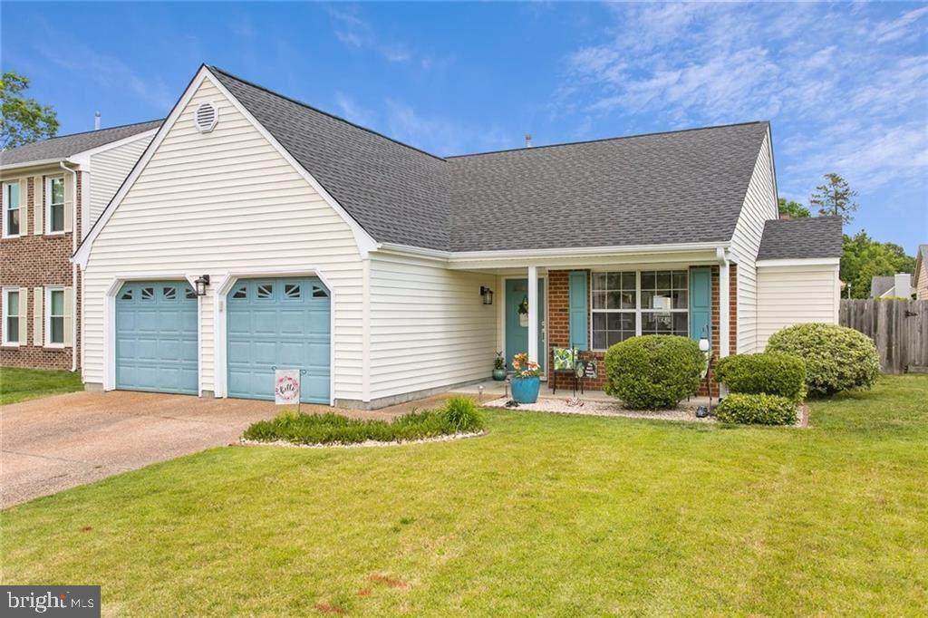 861 Melrose Terrace - Photo 1