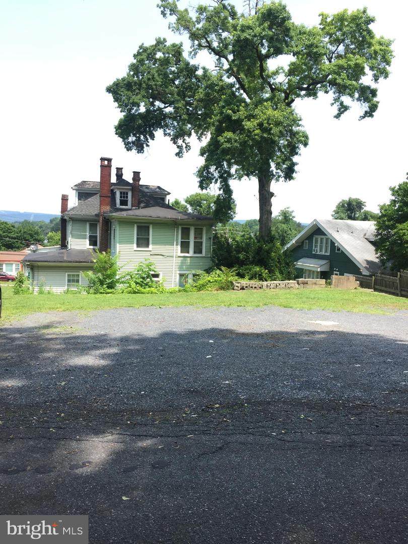 2107 Walnut Street - Photo 1
