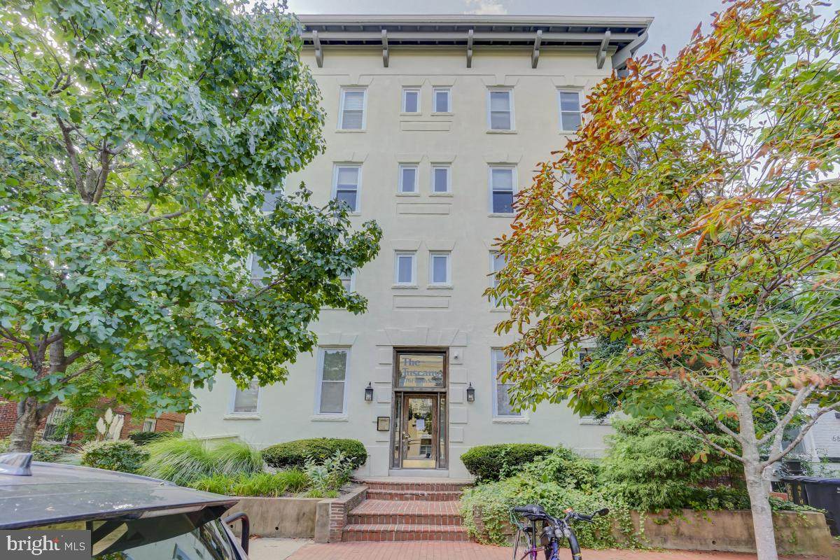 676 4TH Street - Photo 1