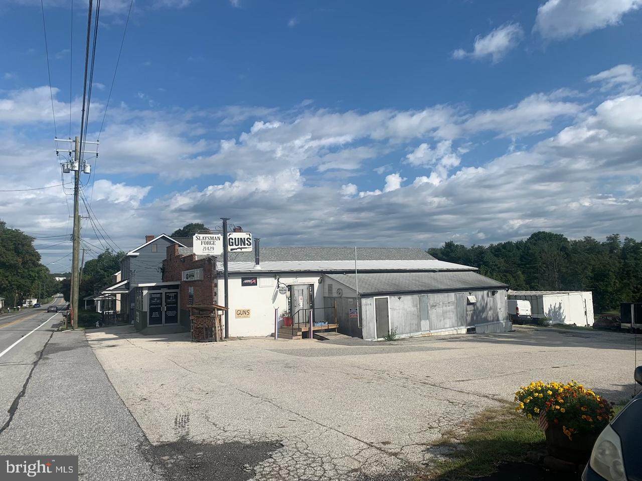 21429 York - Photo 1