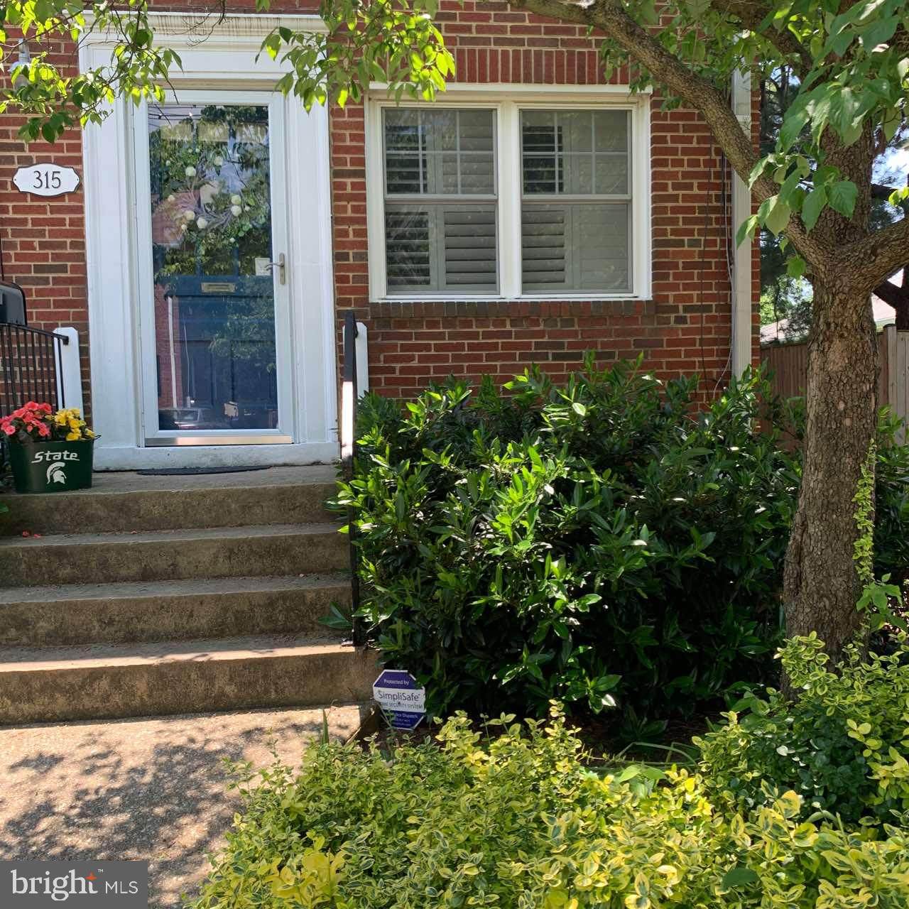315 Custis Avenue - Photo 1