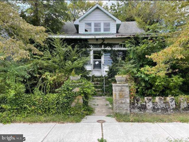 135 London Avenue - Photo 1