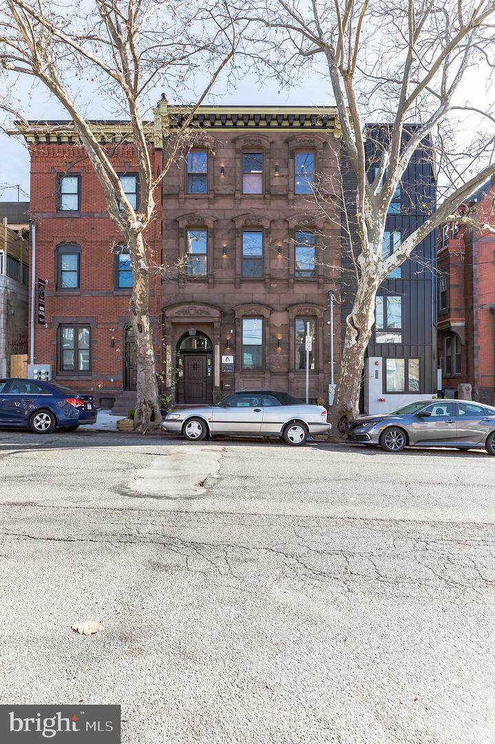 935 29TH Street - Photo 1