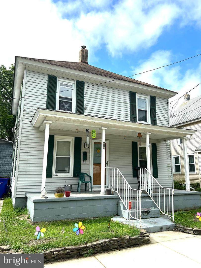 319 Maurice Street - Photo 1