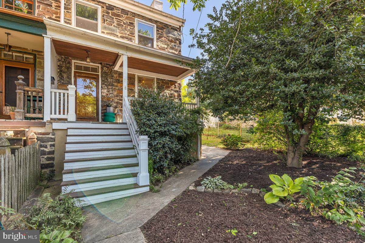 718 Pacific Street - Photo 1