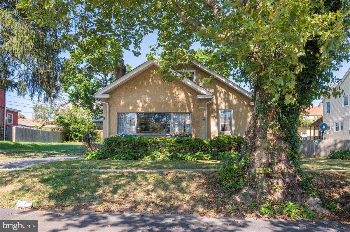 3825 Berry Avenue - Photo 1