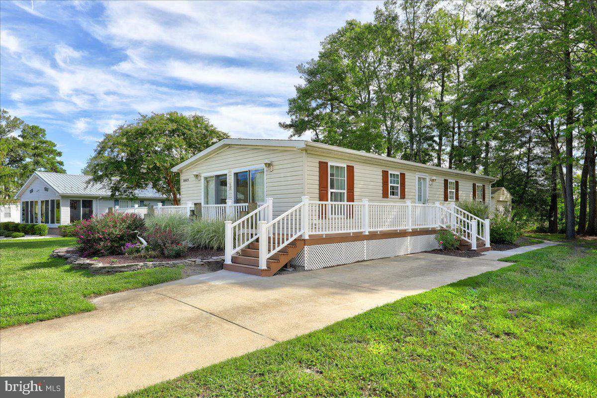 30929 Maplewood Road - Photo 1