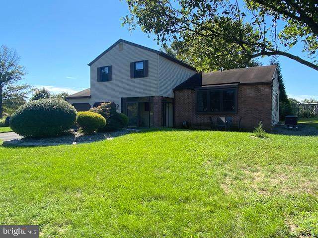 1860 Whitebriar Road - Photo 1