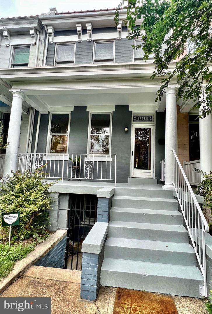 1328 Carolina Avenue - Photo 1