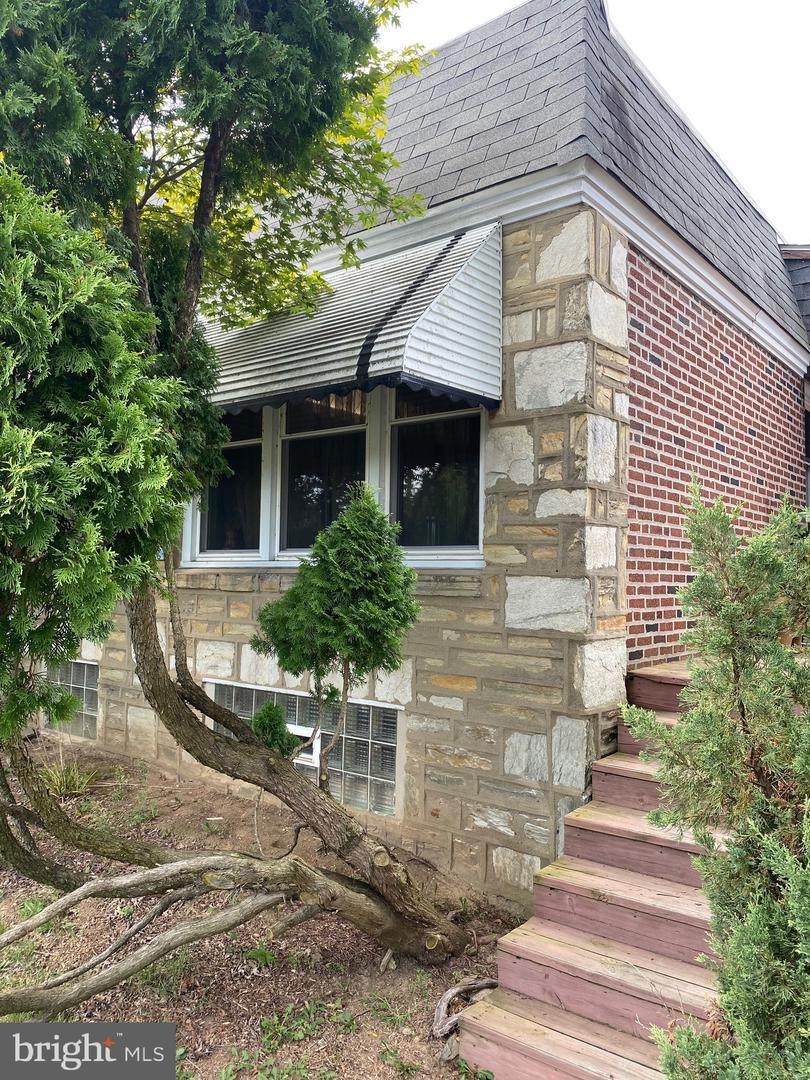8828 Bradford Street - Photo 1