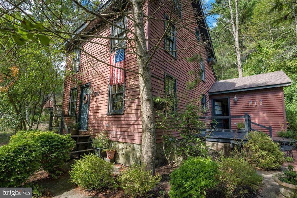 540 Hemlock Drive - Photo 1