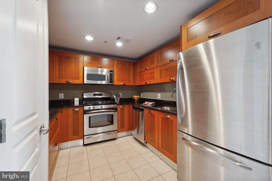 2451 Midtown Avenue - Photo 1