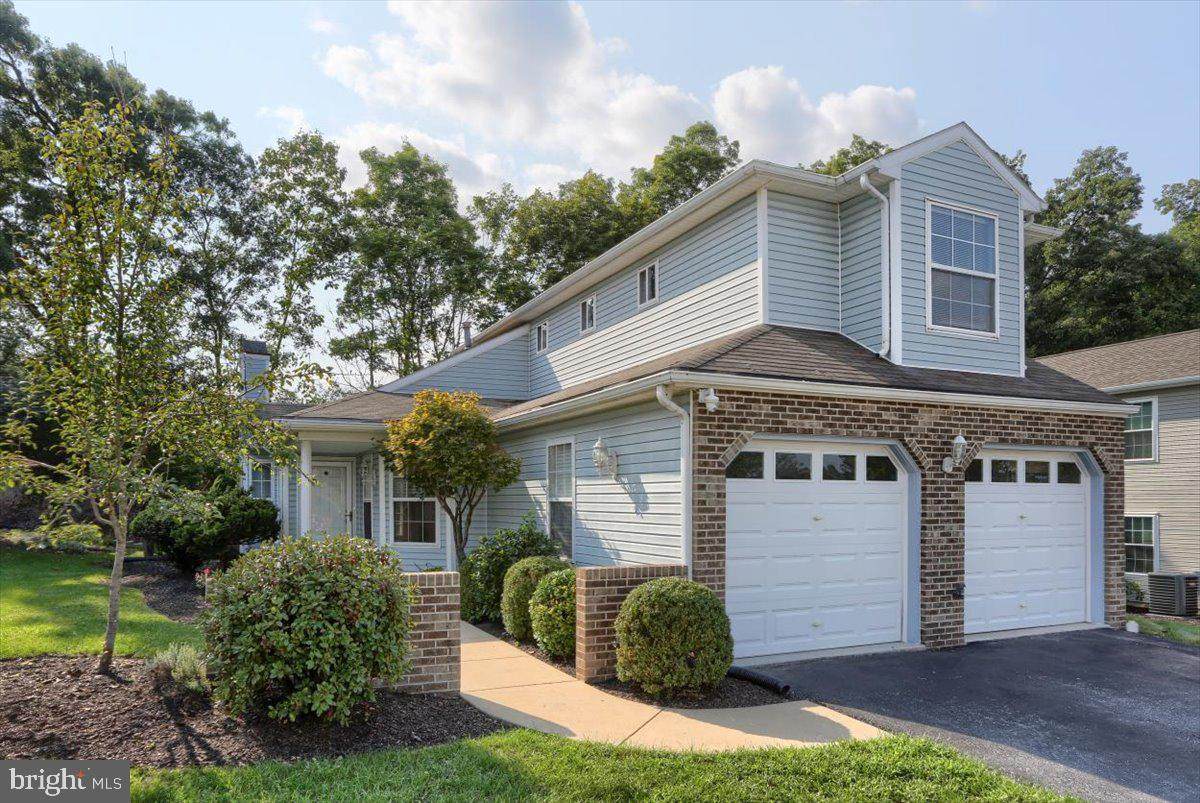 6317 Highlands Circle - Photo 1