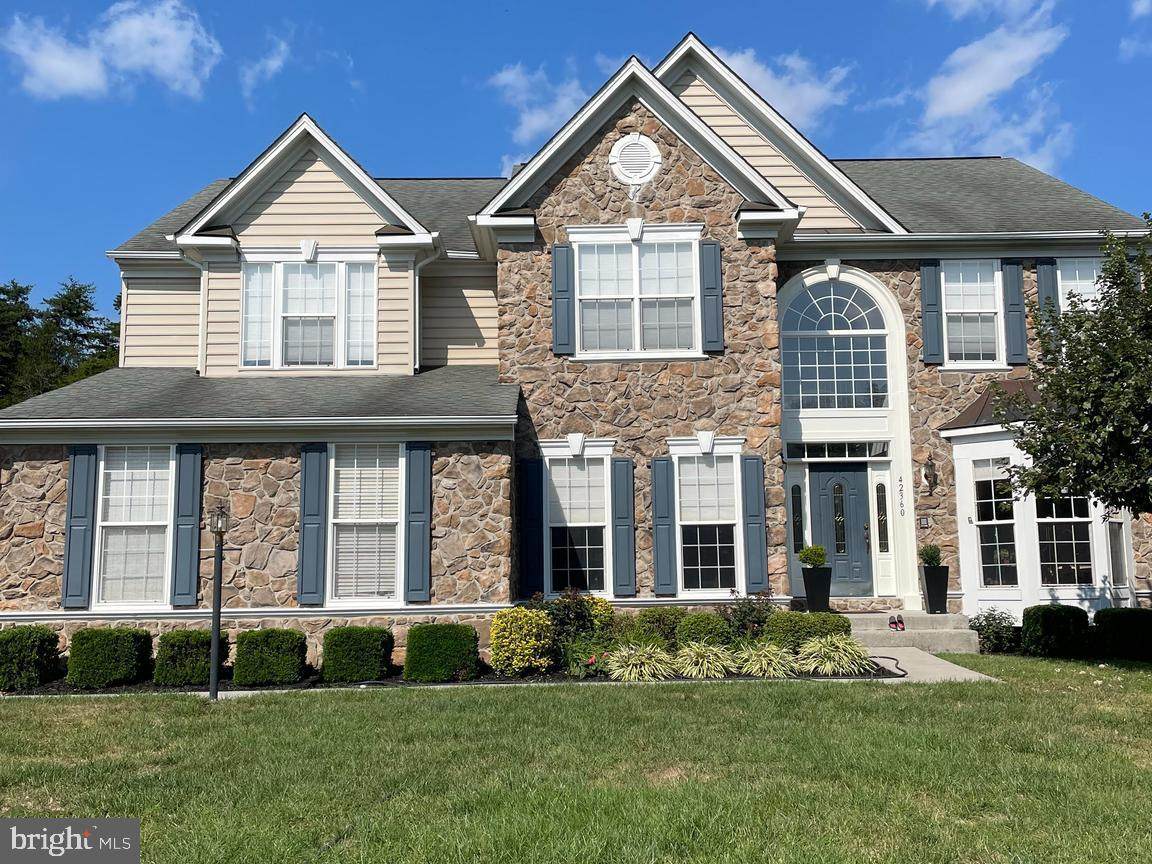 42360 Astors Beachwood Court - Photo 1
