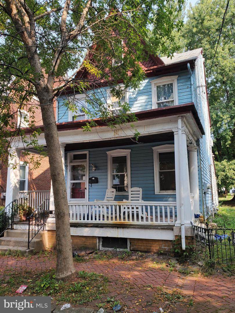 449 Walnut Street - Photo 1