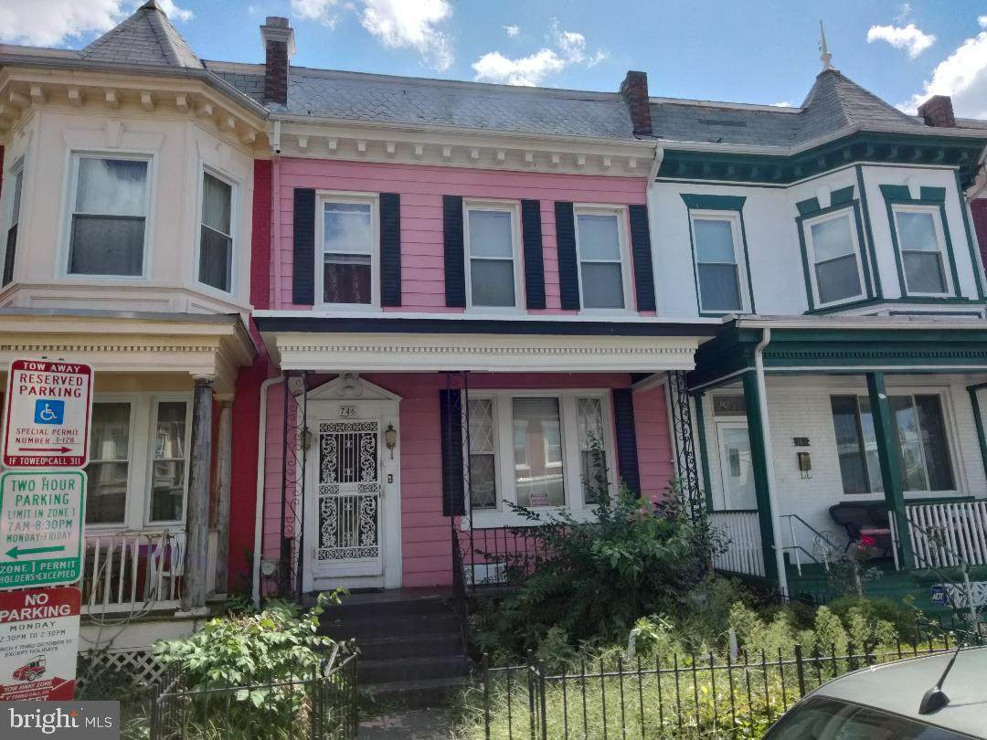 746 Newton Place - Photo 1