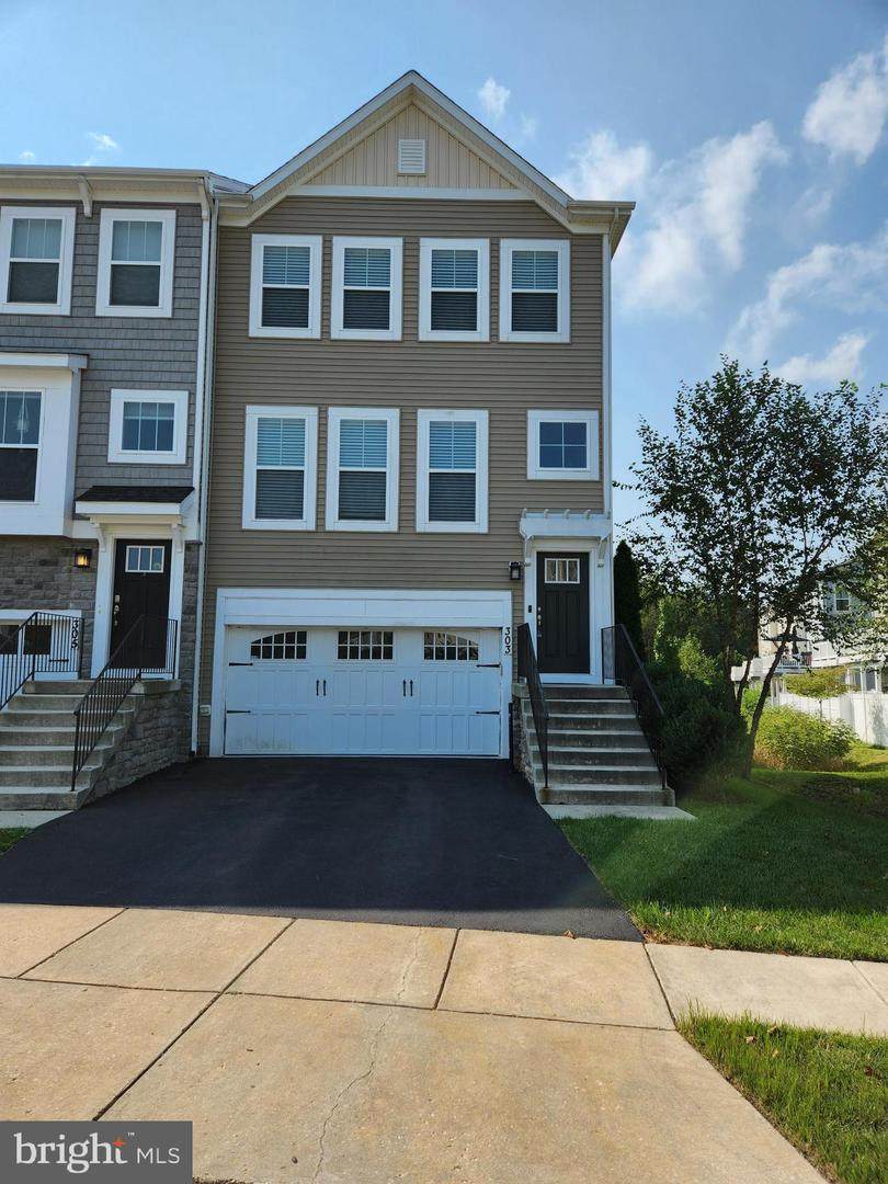 303 Kahler Way - Photo 1