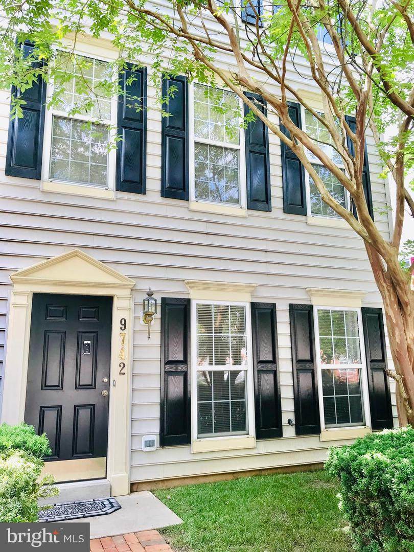 9742 Washingtonian Boulevard - Photo 1