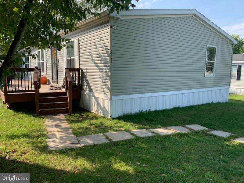 201 Houston Drive - Photo 1