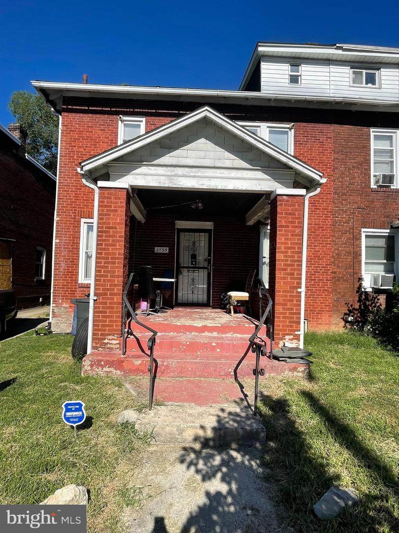 2735 5TH Street - Photo 1