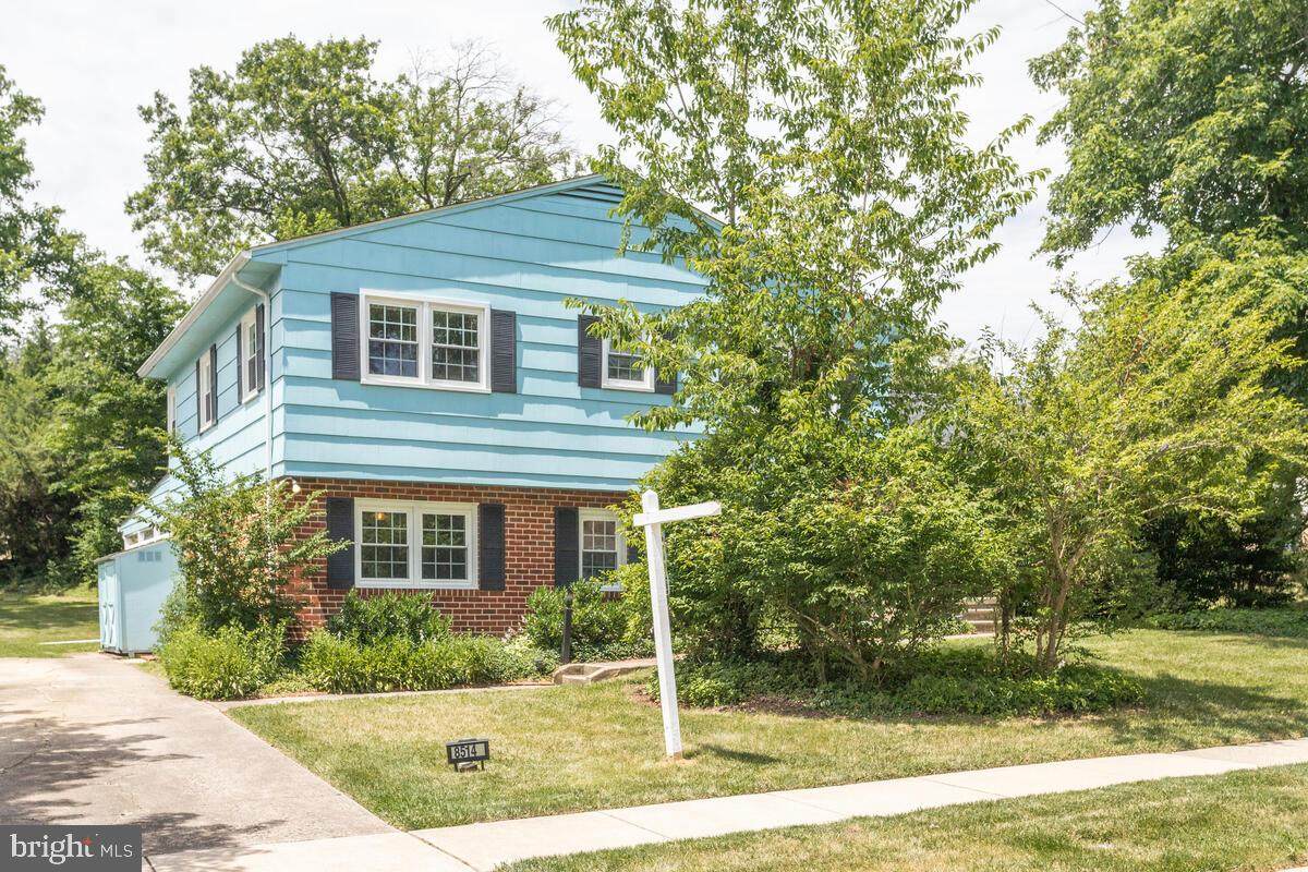 8514 Valleyfield Road - Photo 1