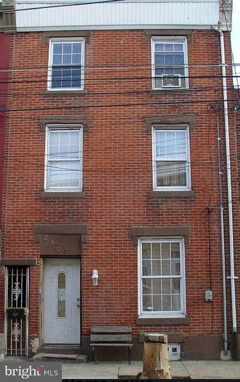 2507 Salmon Street - Photo 1