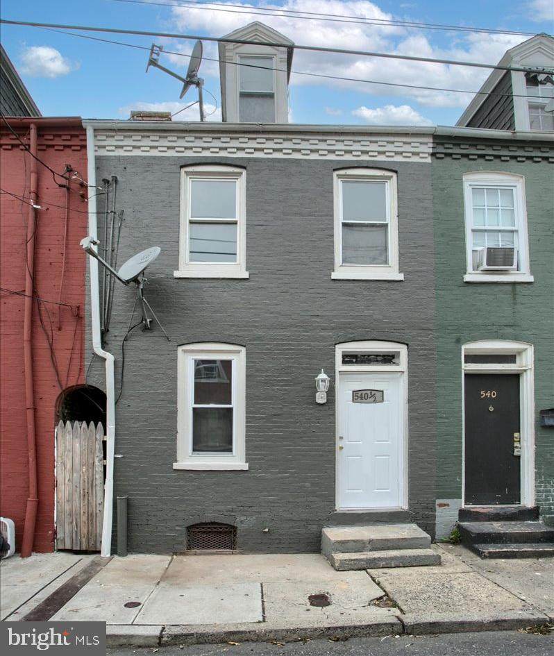 540-1/2 Green Street - Photo 1