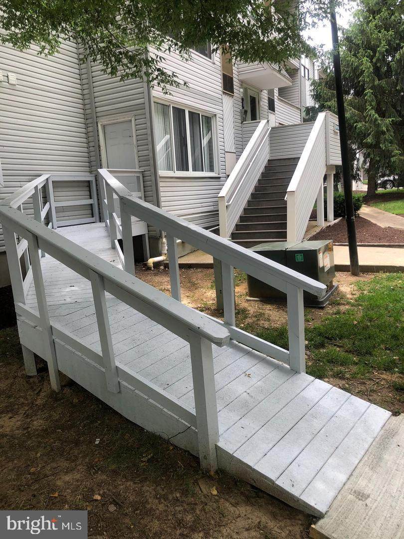 1614 Governor House Circle - Photo 1